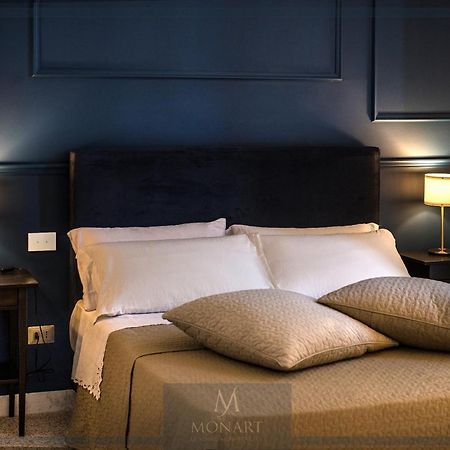 Monart Hospitality Cavour Bed & Breakfast Naples Exterior photo