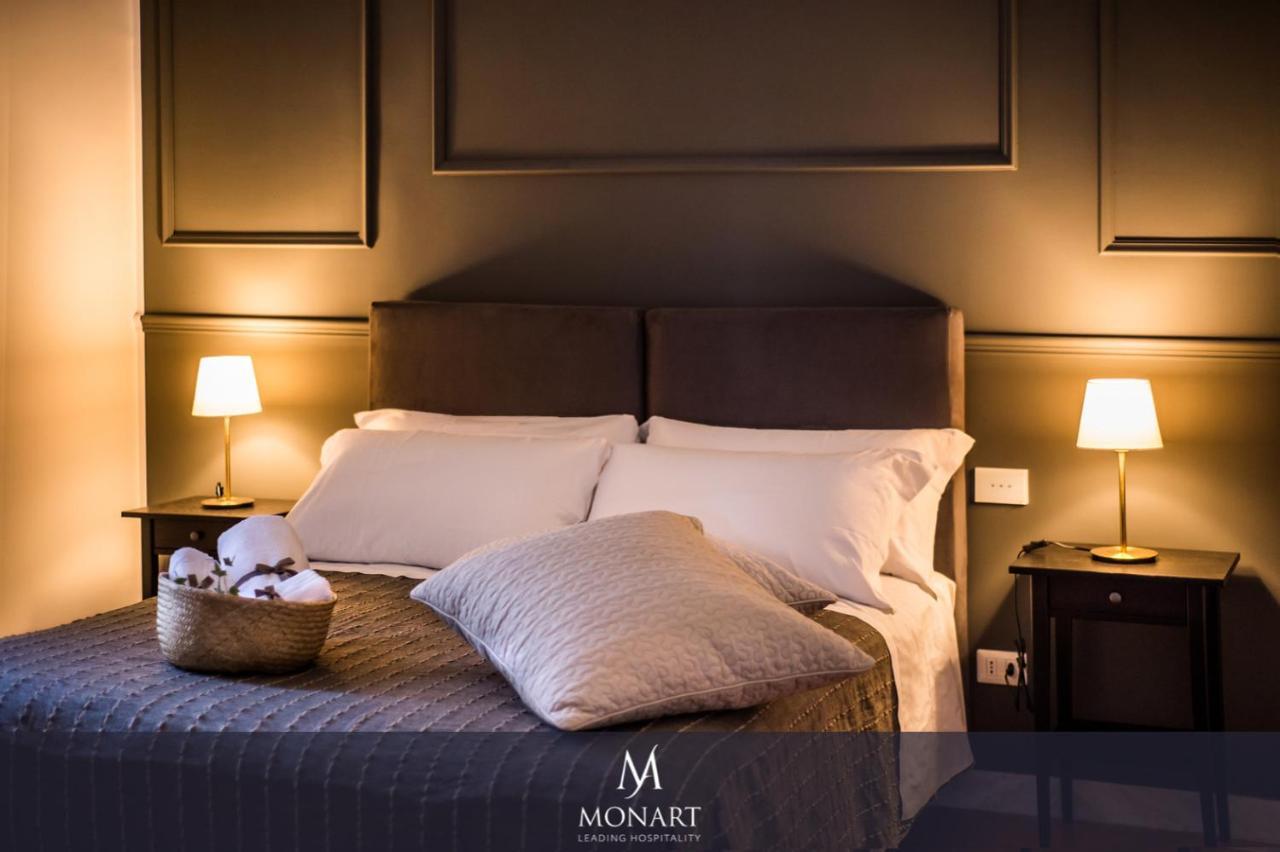 Monart Hospitality Cavour Bed & Breakfast Naples Exterior photo