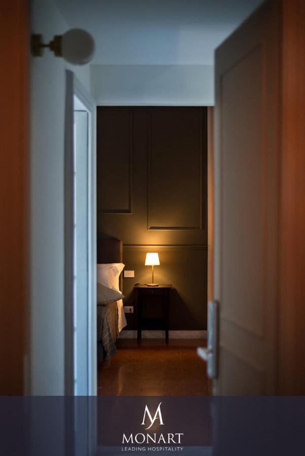 Monart Hospitality Cavour Bed & Breakfast Naples Exterior photo