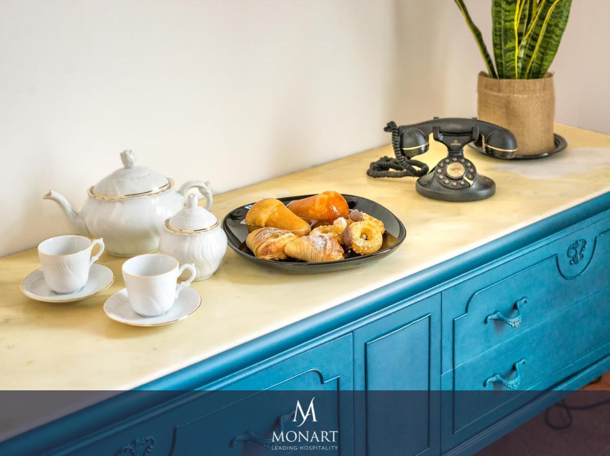 Monart Hospitality Cavour Bed & Breakfast Naples Exterior photo