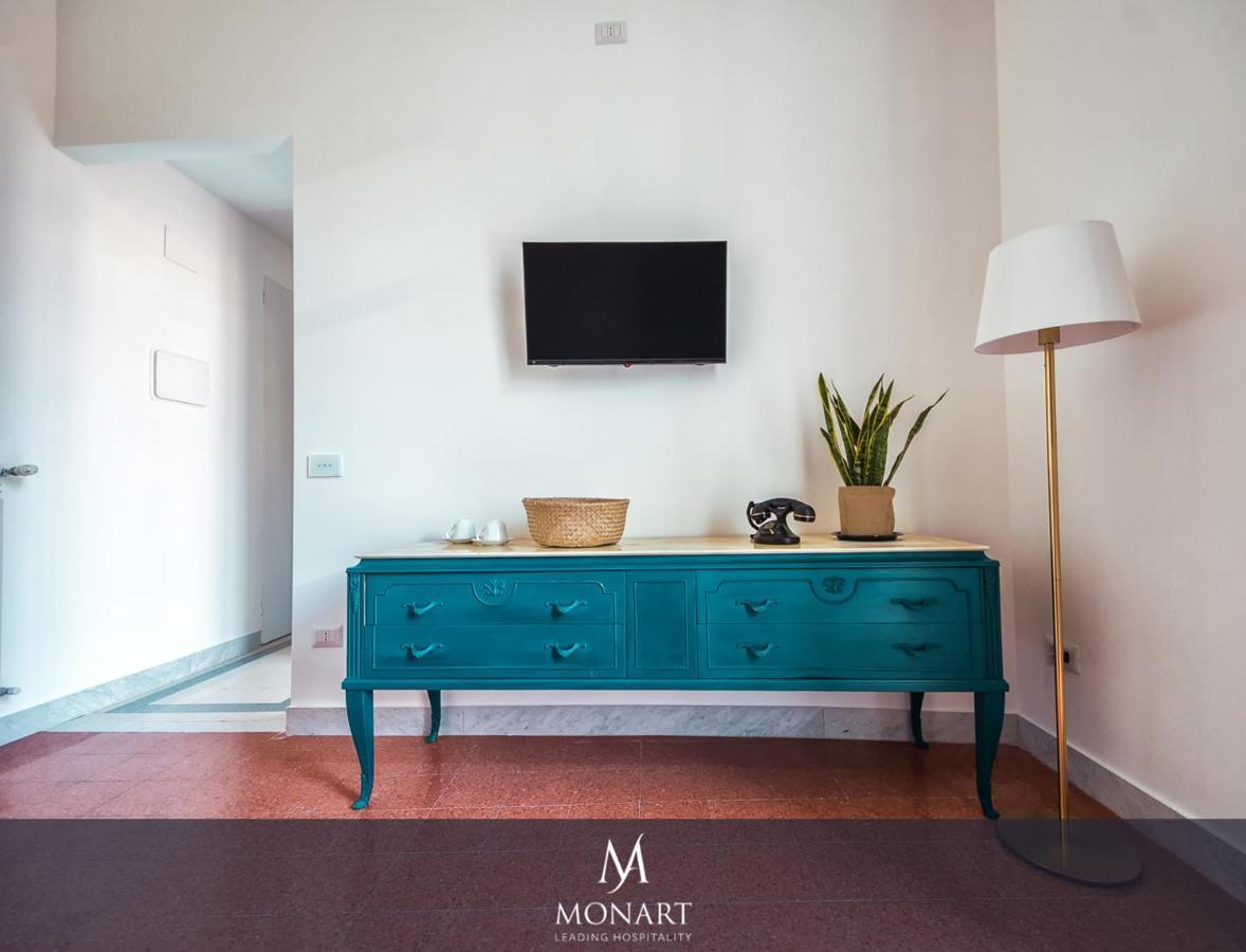 Monart Hospitality Cavour Bed & Breakfast Naples Exterior photo